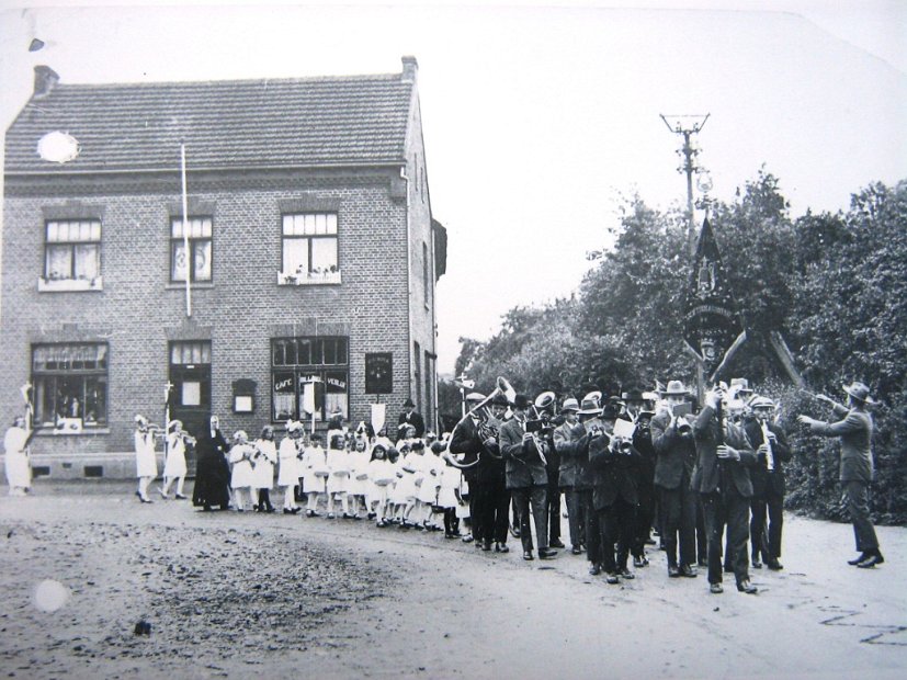F062- Fanfare in 1928 hoek Bongerd - Hoeve